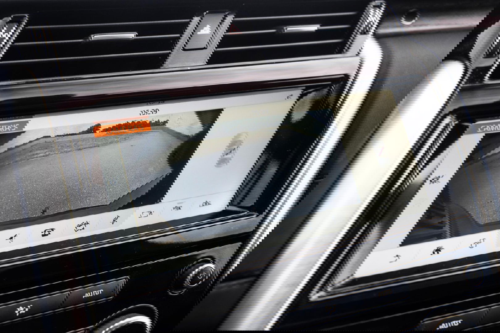 Land Rover Discovery 3.0 Td6 HSE GRIJS KENTEKEN / LEER / NAVI / LUCHTVERING / PANO / TREKHAAK