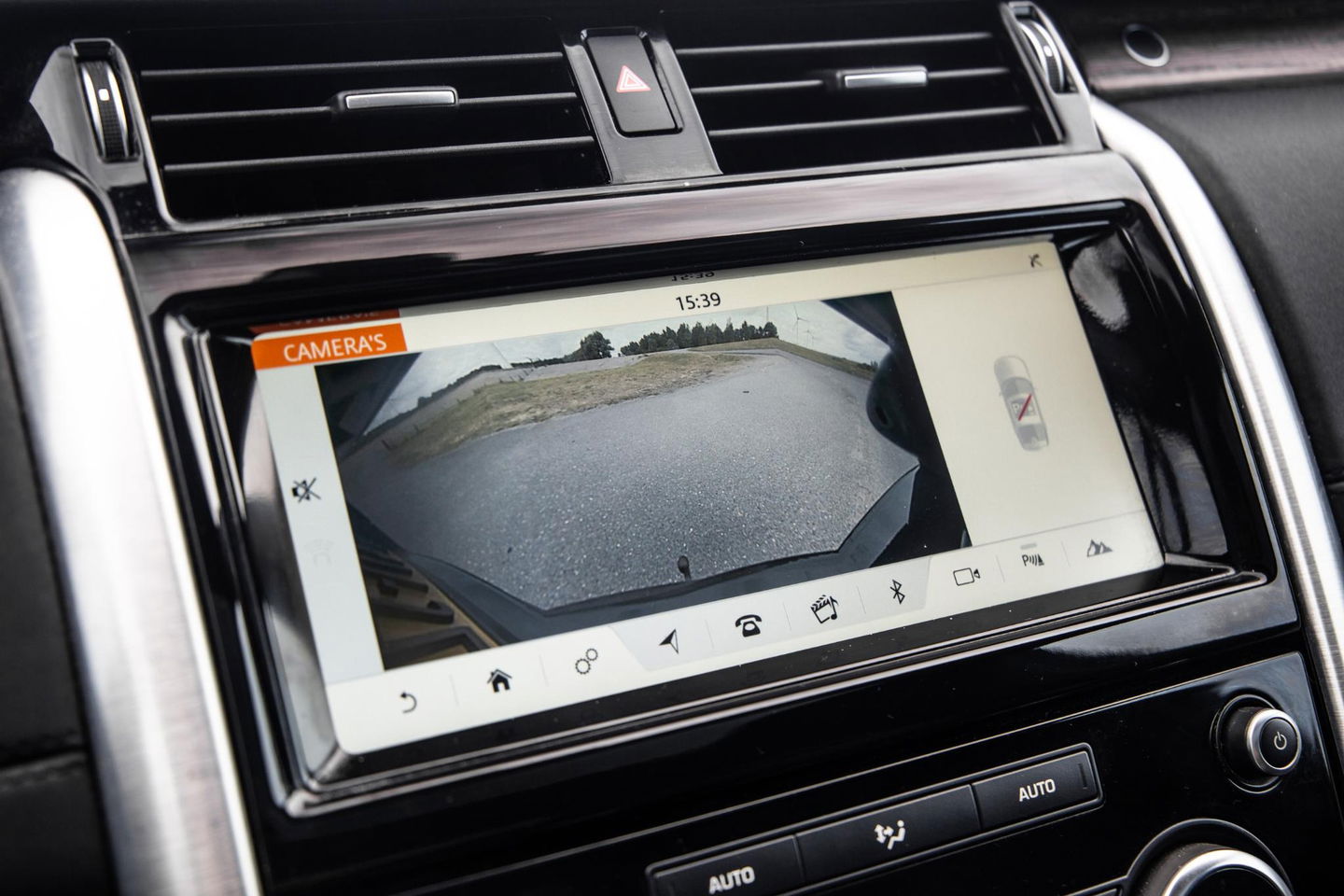 Land Rover Discovery 3.0 Td6 HSE GRIJS KENTEKEN / LEER / NAVI / LUCHTVERING / PANO / TREKHAAK