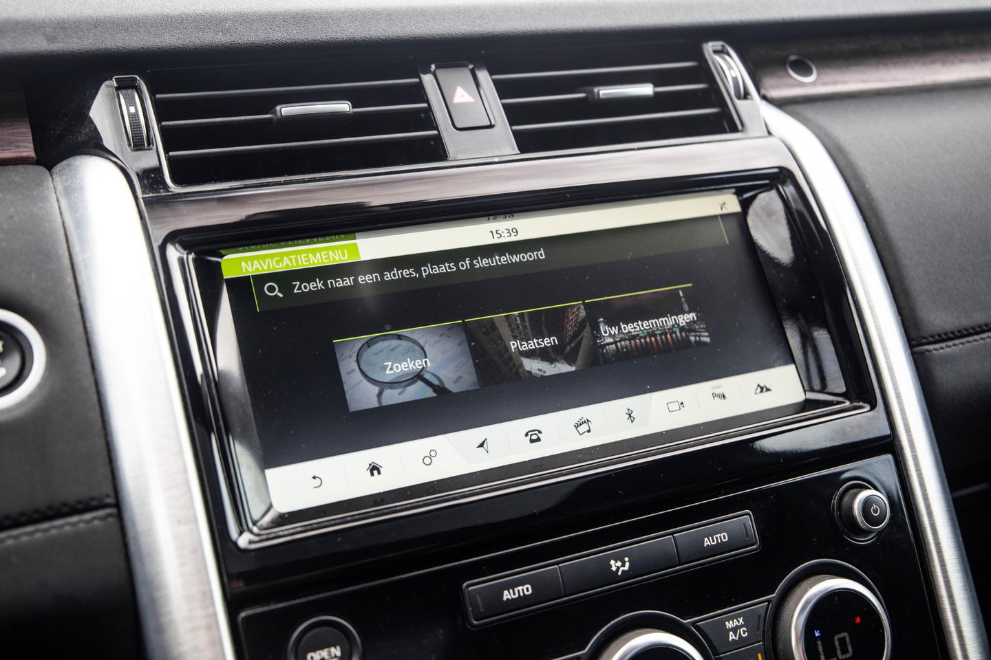 Land Rover Discovery 3.0 Td6 HSE GRIJS KENTEKEN / LEER / NAVI / LUCHTVERING / PANO / TREKHAAK