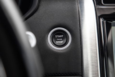 Land Rover Discovery 3.0 Td6 HSE GRIJS KENTEKEN / LEER / NAVI / LUCHTVERING / PANO / TREKHAAK