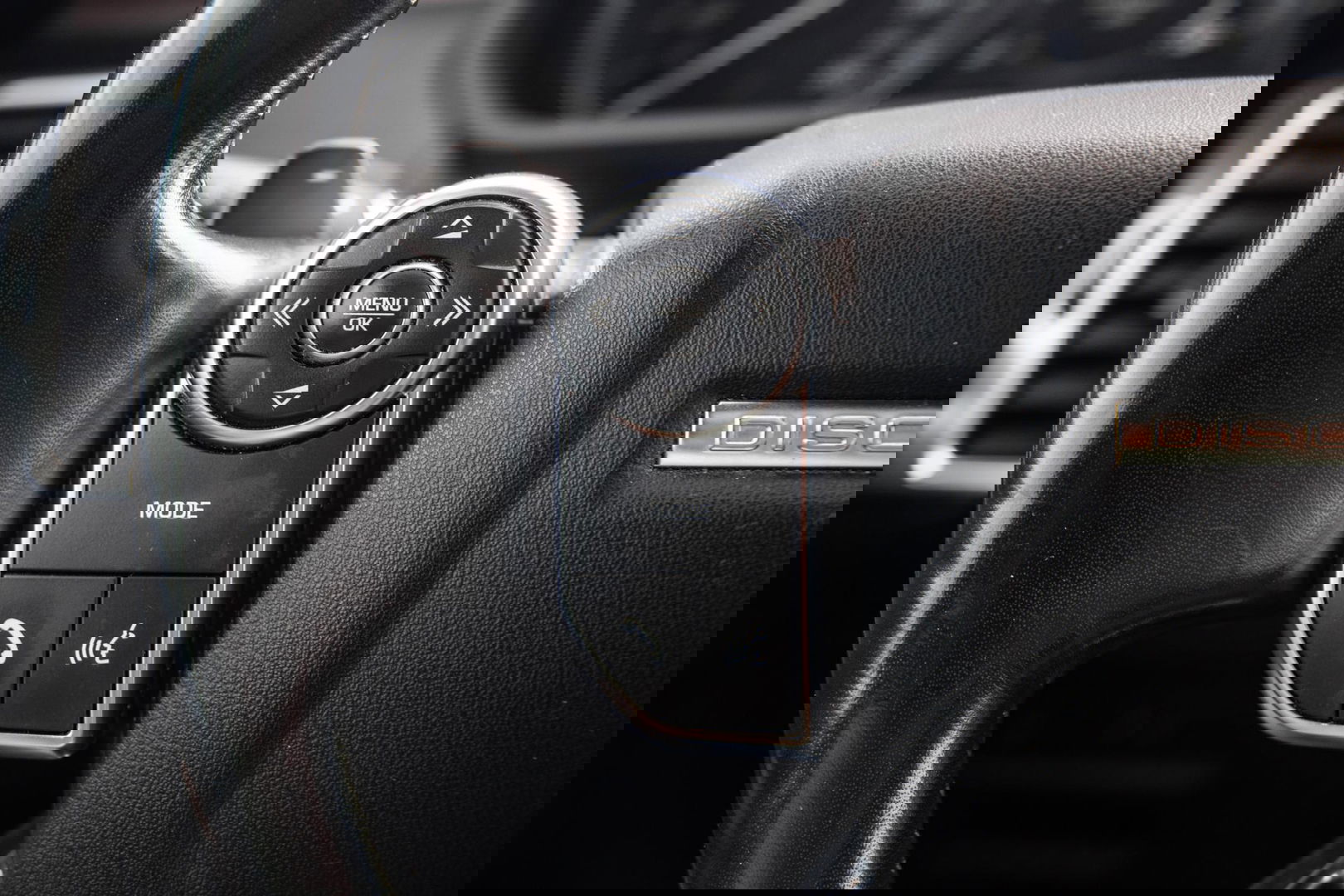 Land Rover Discovery 3.0 Td6 HSE GRIJS KENTEKEN / LEER / NAVI / LUCHTVERING / PANO / TREKHAAK