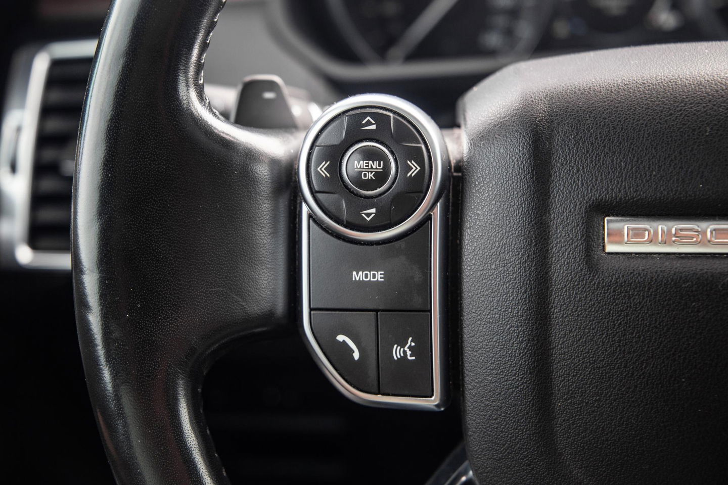 Land Rover Discovery 3.0 Td6 HSE GRIJS KENTEKEN / LEER / NAVI / LUCHTVERING / PANO / TREKHAAK