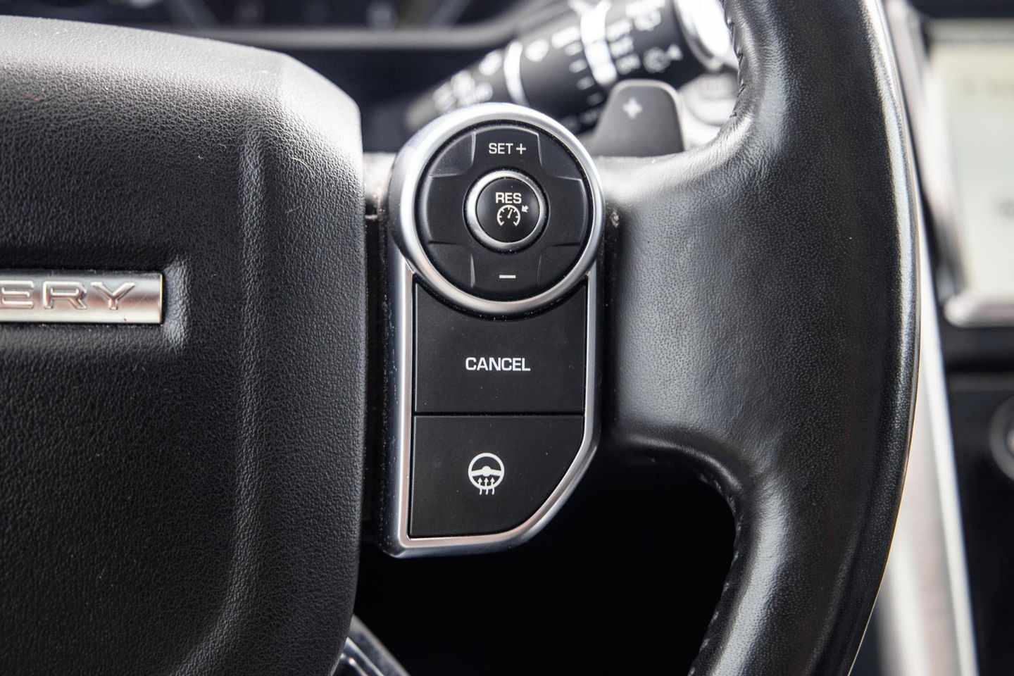 Land Rover Discovery 3.0 Td6 HSE GRIJS KENTEKEN / LEER / NAVI / LUCHTVERING / PANO / TREKHAAK