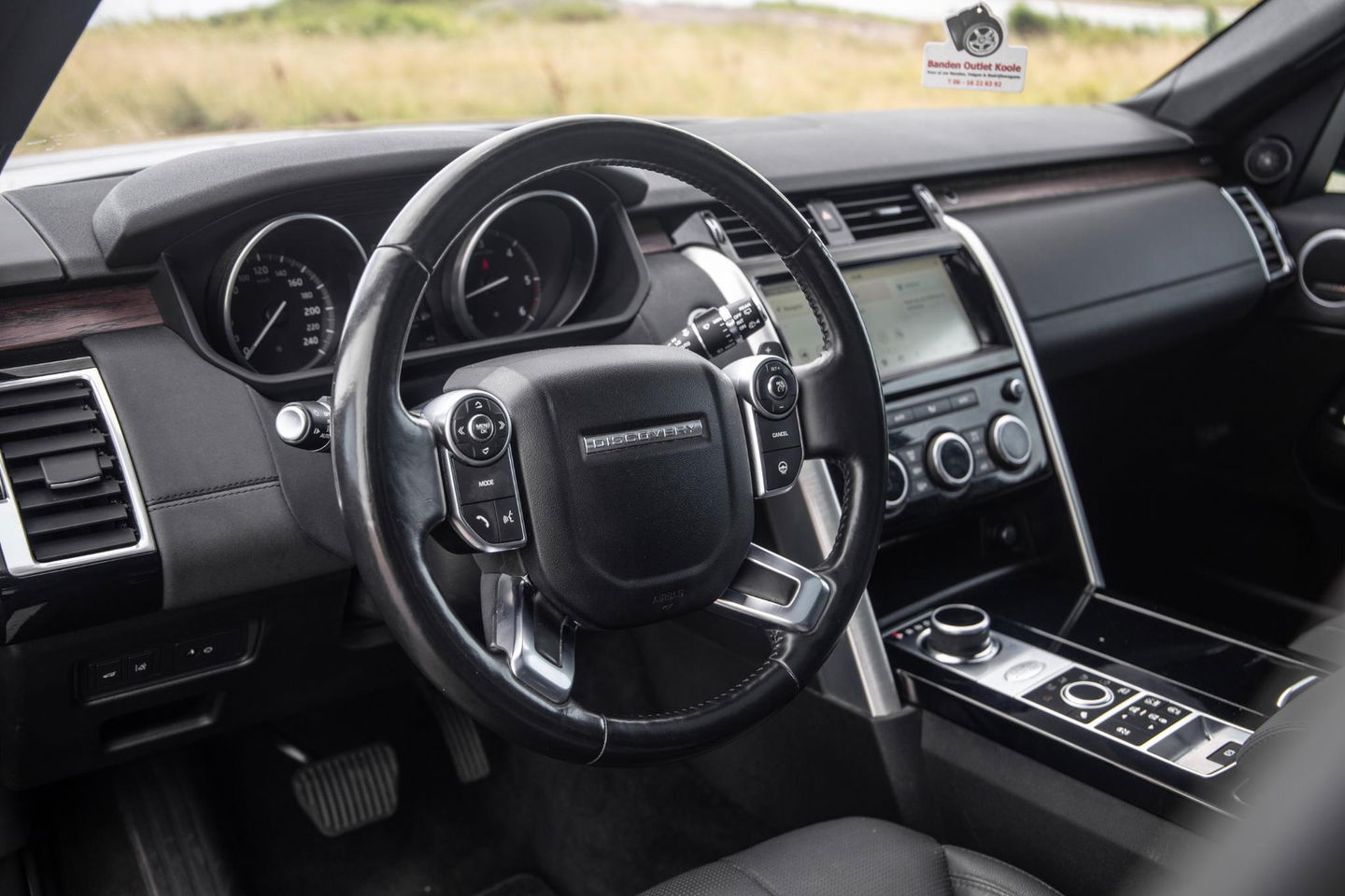 Land Rover Discovery 3.0 Td6 HSE GRIJS KENTEKEN / LEER / NAVI / LUCHTVERING / PANO / TREKHAAK