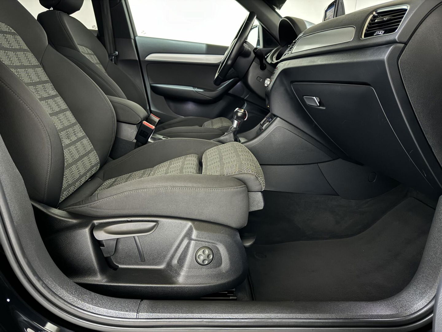 Audi Q3 1.4 TFSI CoD Sport Pano Cruise Navi Stoelverw. Trekh.