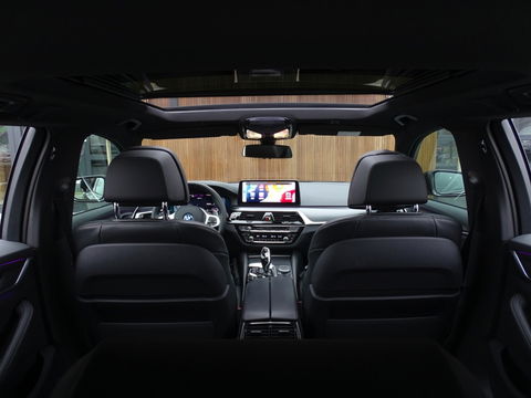BMW 5 Serie Touring 530e 292PK M-Sport Individual / laser *NAP*