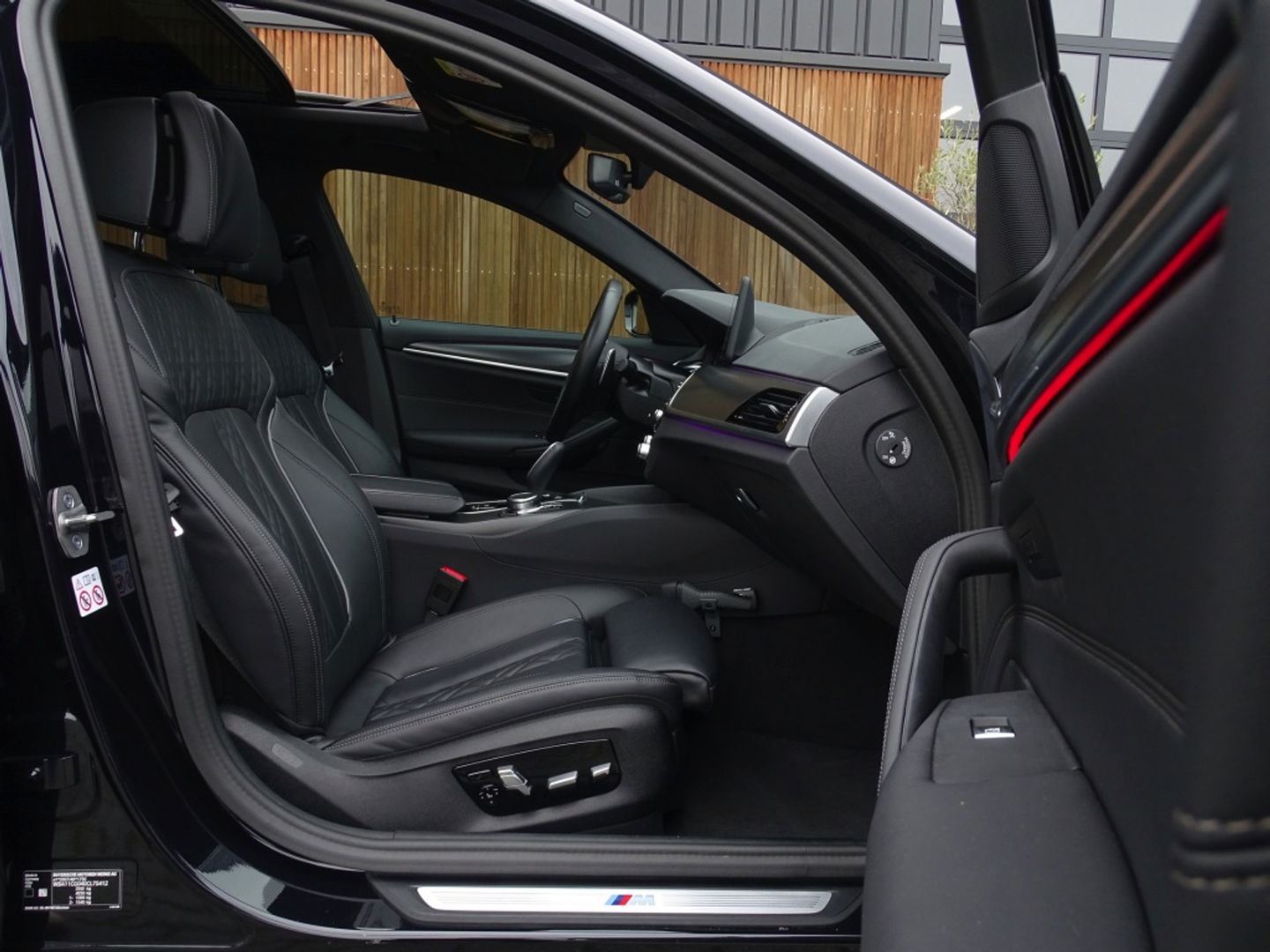 BMW 5 Serie Touring 530e 292PK M-Sport Individual / laser *NAP*