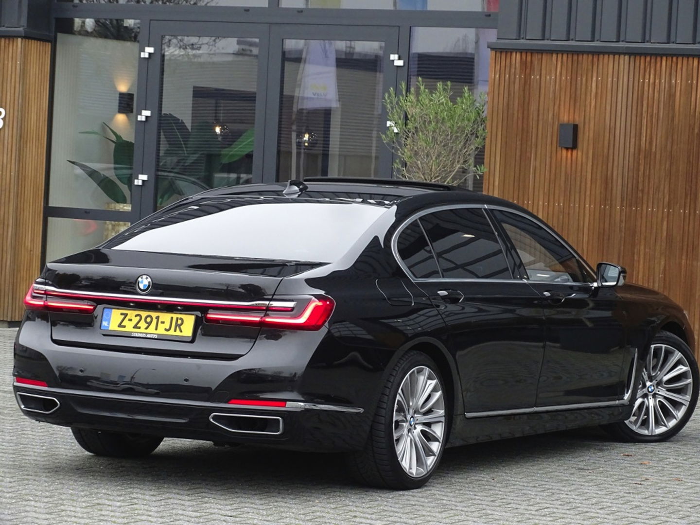 BMW 7 Serie 745Le 394PK VIP LANG / High Executive / M-Individual / Laser