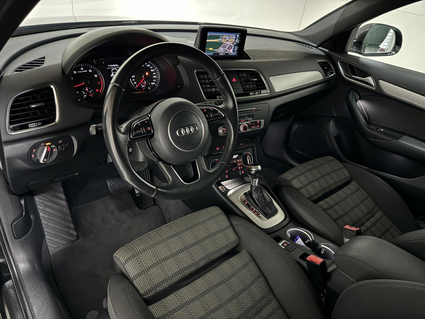 Audi Q3 1.4 TFSI CoD Sport Pano Cruise Navi Stoelverw. Trekh.