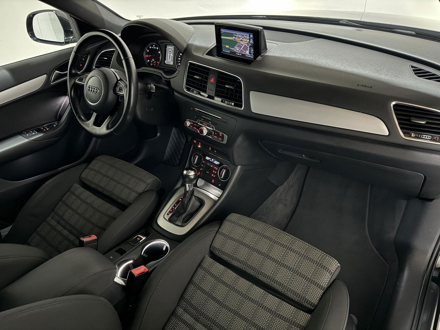 Audi Q3 1.4 TFSI CoD Sport Pano Cruise Navi Stoelverw. Trekh.