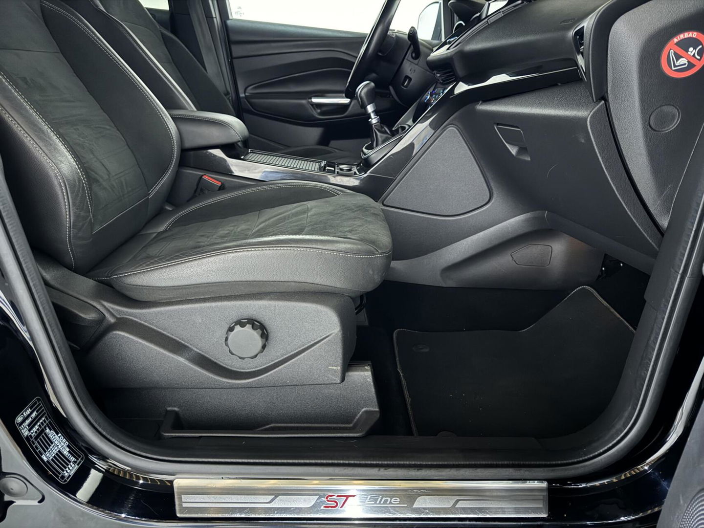 Ford Kuga 1.5 EcoBoost ST Line Navi Cruise Carplay PDC NAP