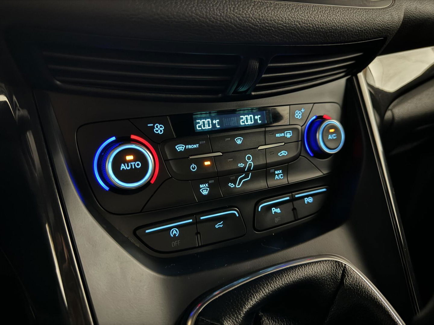 Ford Kuga 1.5 EcoBoost ST Line Navi Cruise Carplay PDC NAP