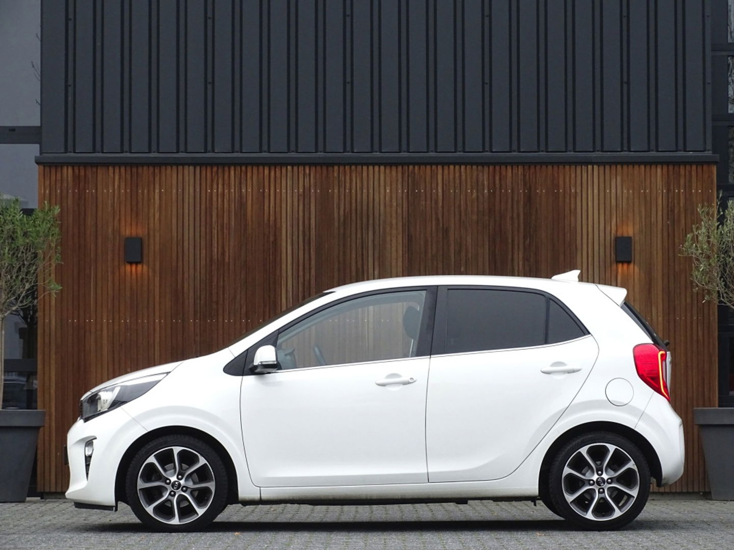 Kia Picanto 1.0 CVVT Design Ed. / luxe pakket / CarPlay / LED *NAP*