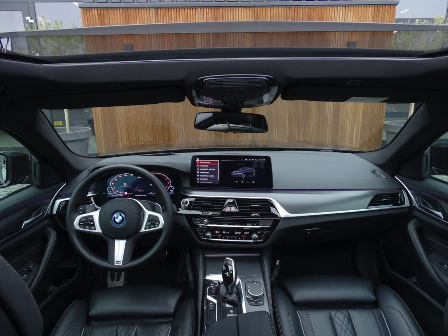 BMW 5 Serie Touring 530e 292PK M-Sport Individual / laser *NAP*