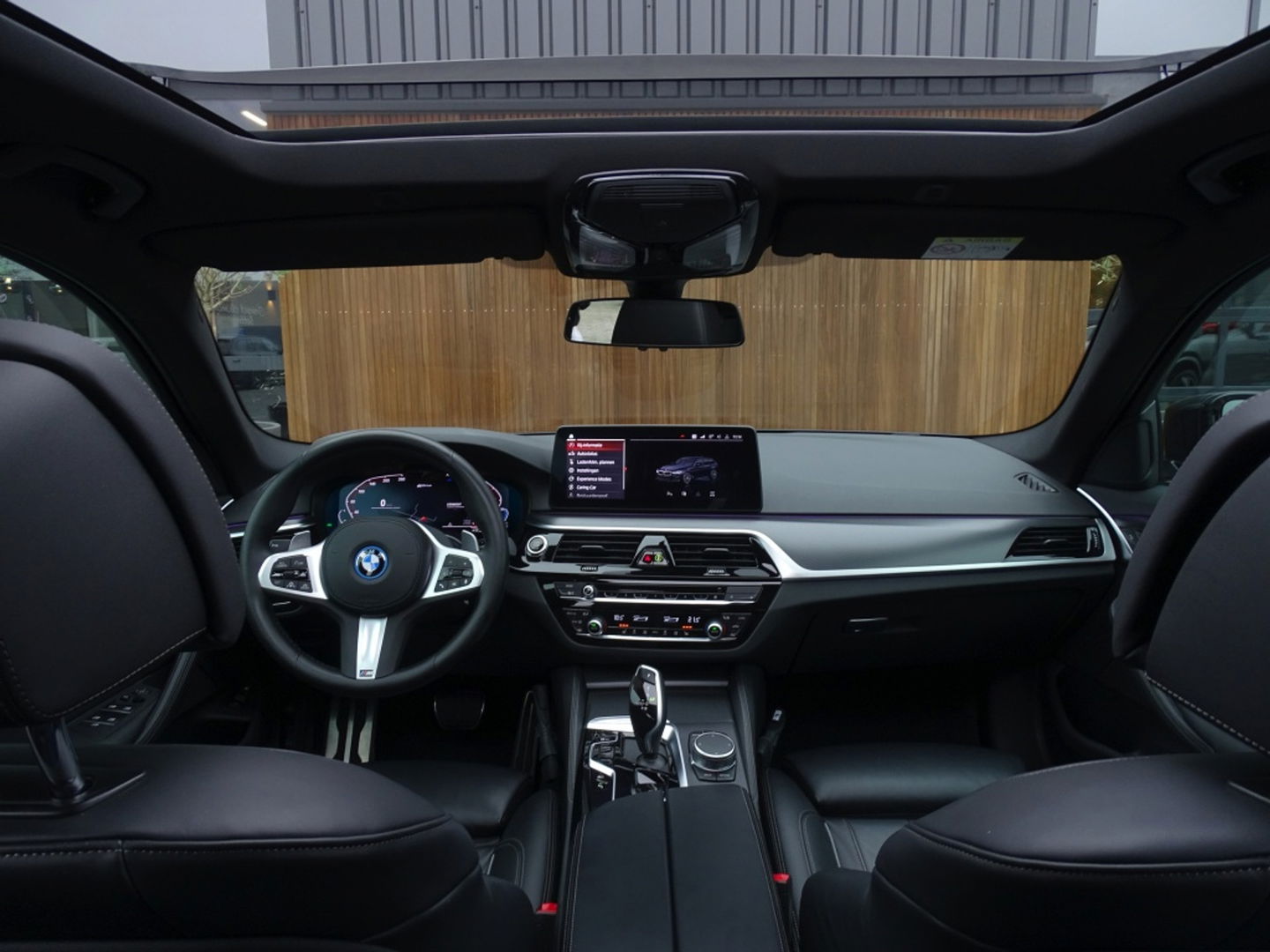 BMW 5 Serie Touring 530e 292PK M-Sport Individual / laser *NAP*