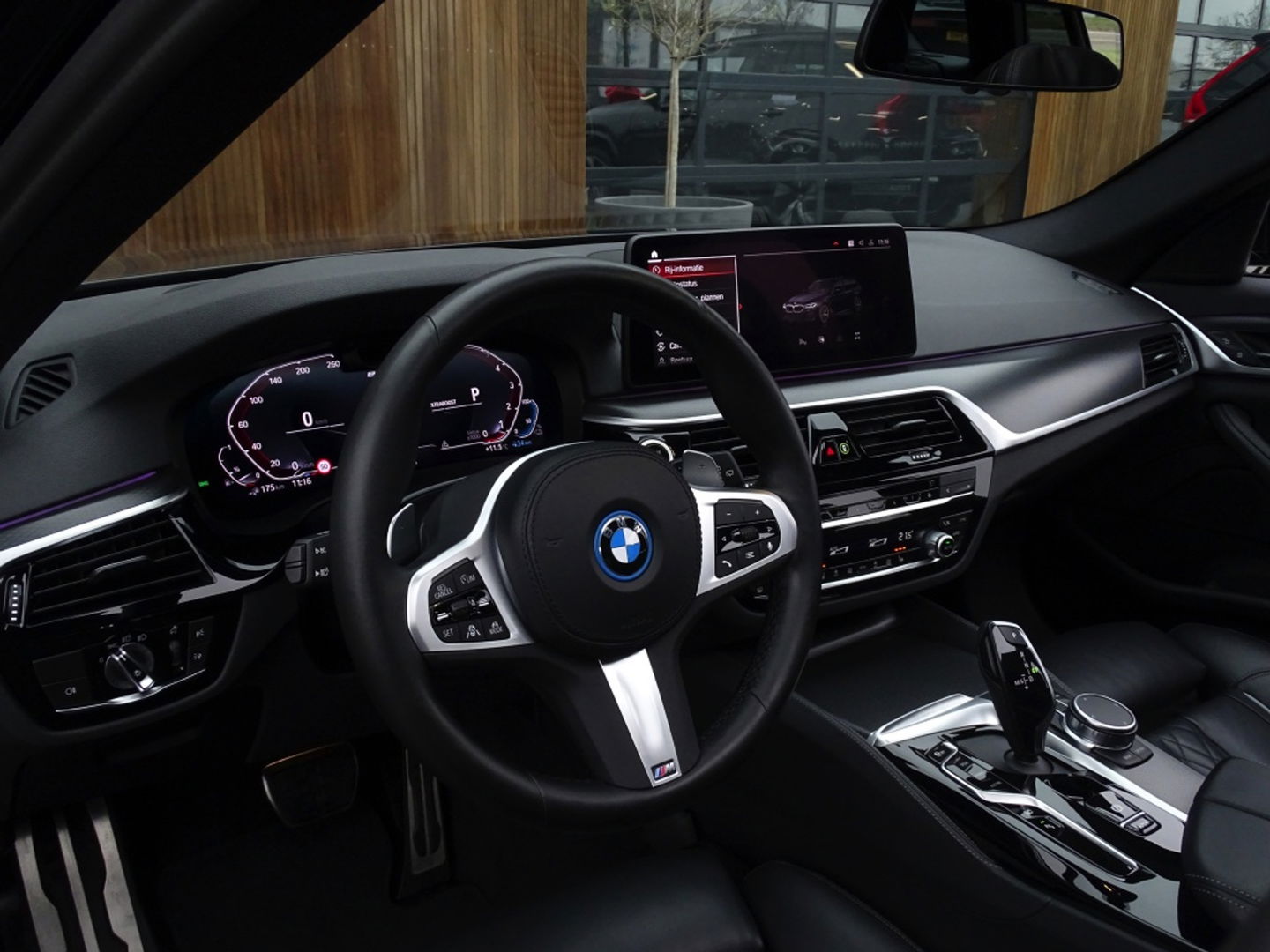 BMW 5 Serie Touring 530e 292PK M-Sport Individual / laser *NAP*