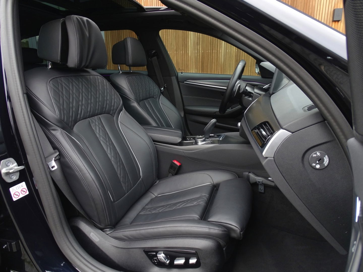 BMW 5 Serie Touring 530e 292PK M-Sport Individual / laser *NAP*