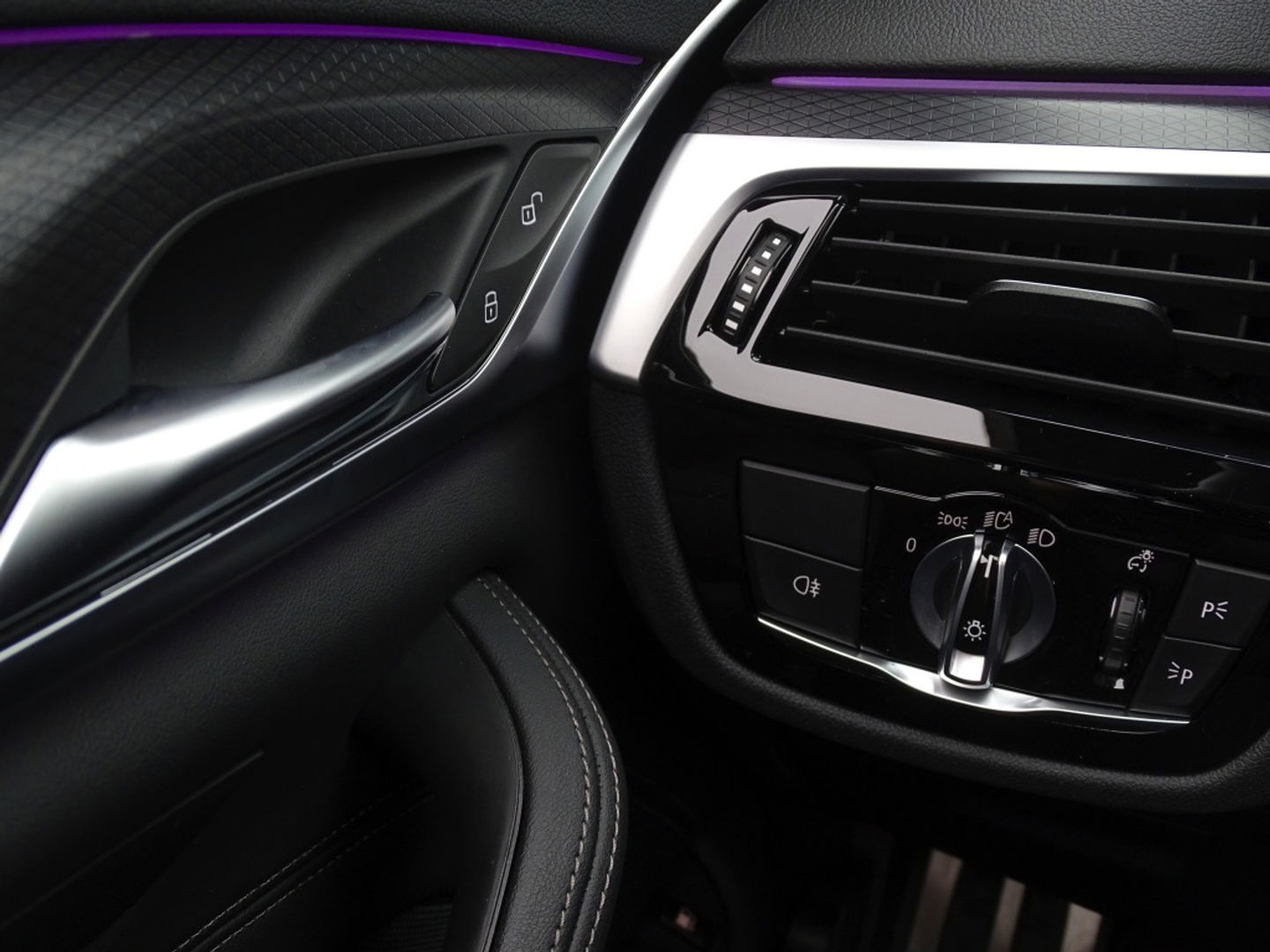 BMW 5 Serie Touring 530e 292PK M-Sport Individual / laser *NAP*