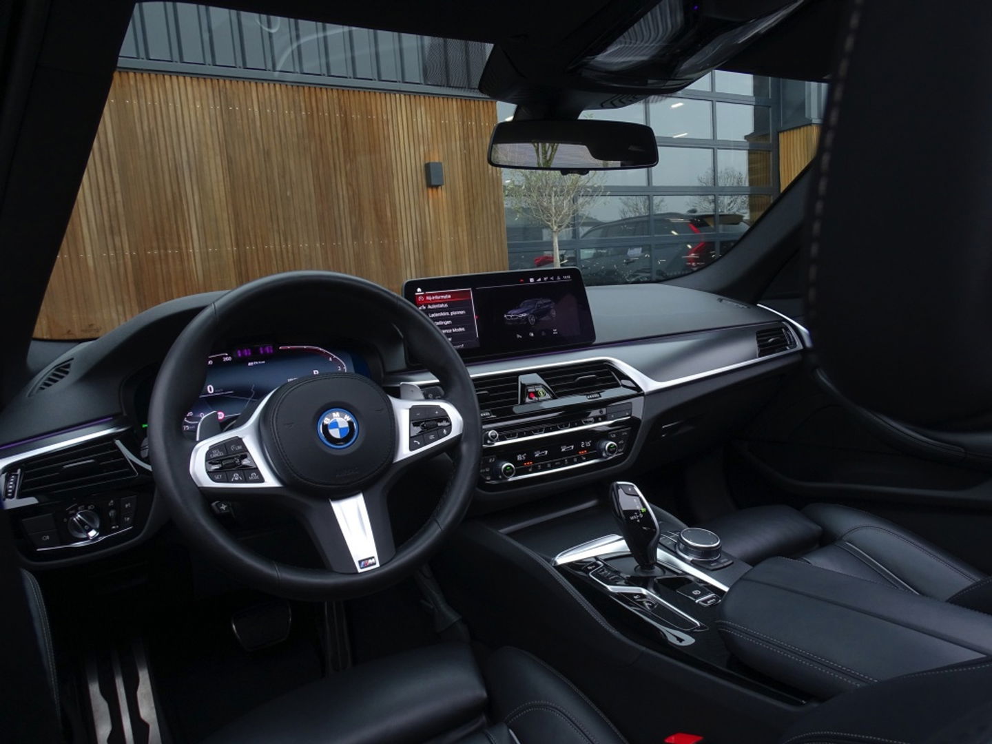 BMW 5 Serie Touring 530e 292PK M-Sport Individual / laser *NAP*