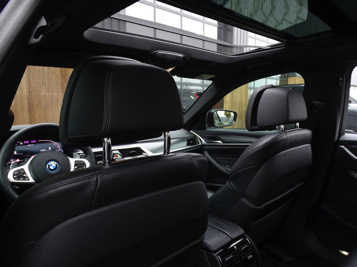 BMW 5 Serie Touring 530e 292PK M-Sport Individual / laser *NAP*