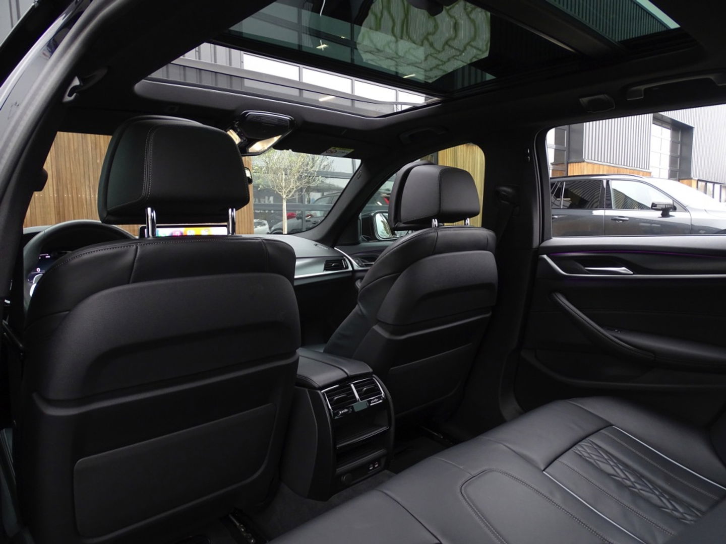 BMW 5 Serie Touring 530e 292PK M-Sport Individual / laser *NAP*