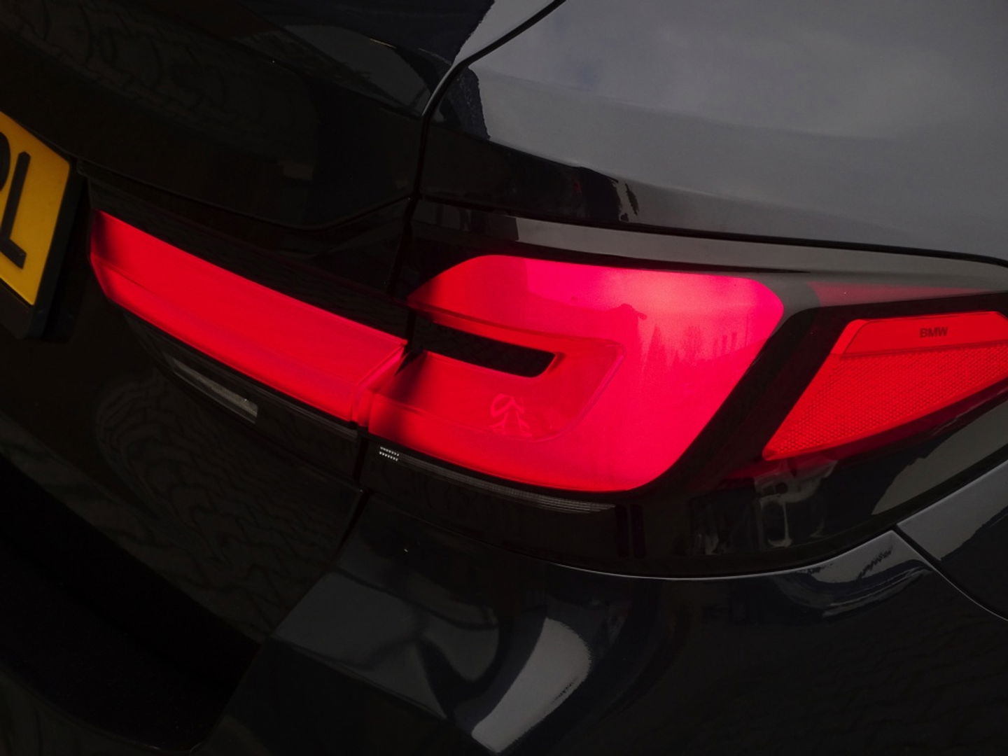 BMW 5 Serie Touring 530e 292PK M-Sport Individual / laser *NAP*