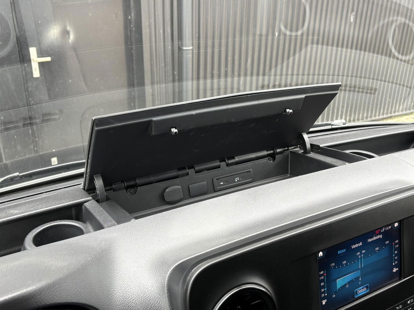 Mercedes-Benz Sprinter 317 L2H2 RWD | LED | Stoel gasgeveerd | 3.5 Ton |