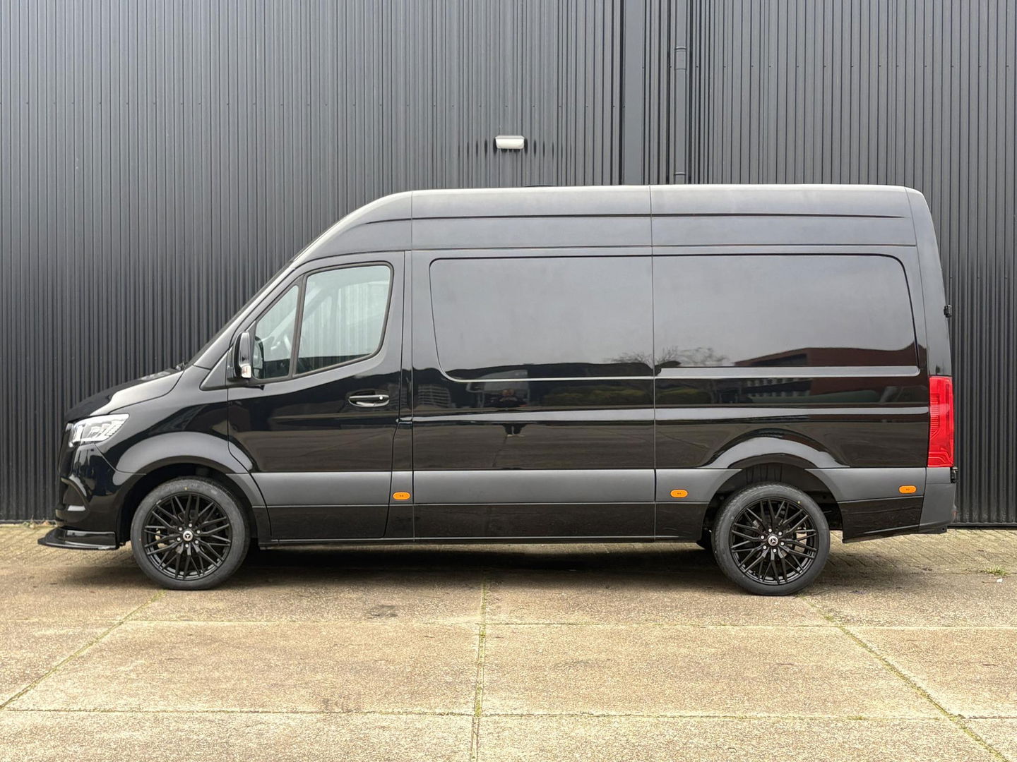 Mercedes-Benz Sprinter 317 L2H2 RWD | LED | Stoel gasgeveerd | 3.5 Ton |