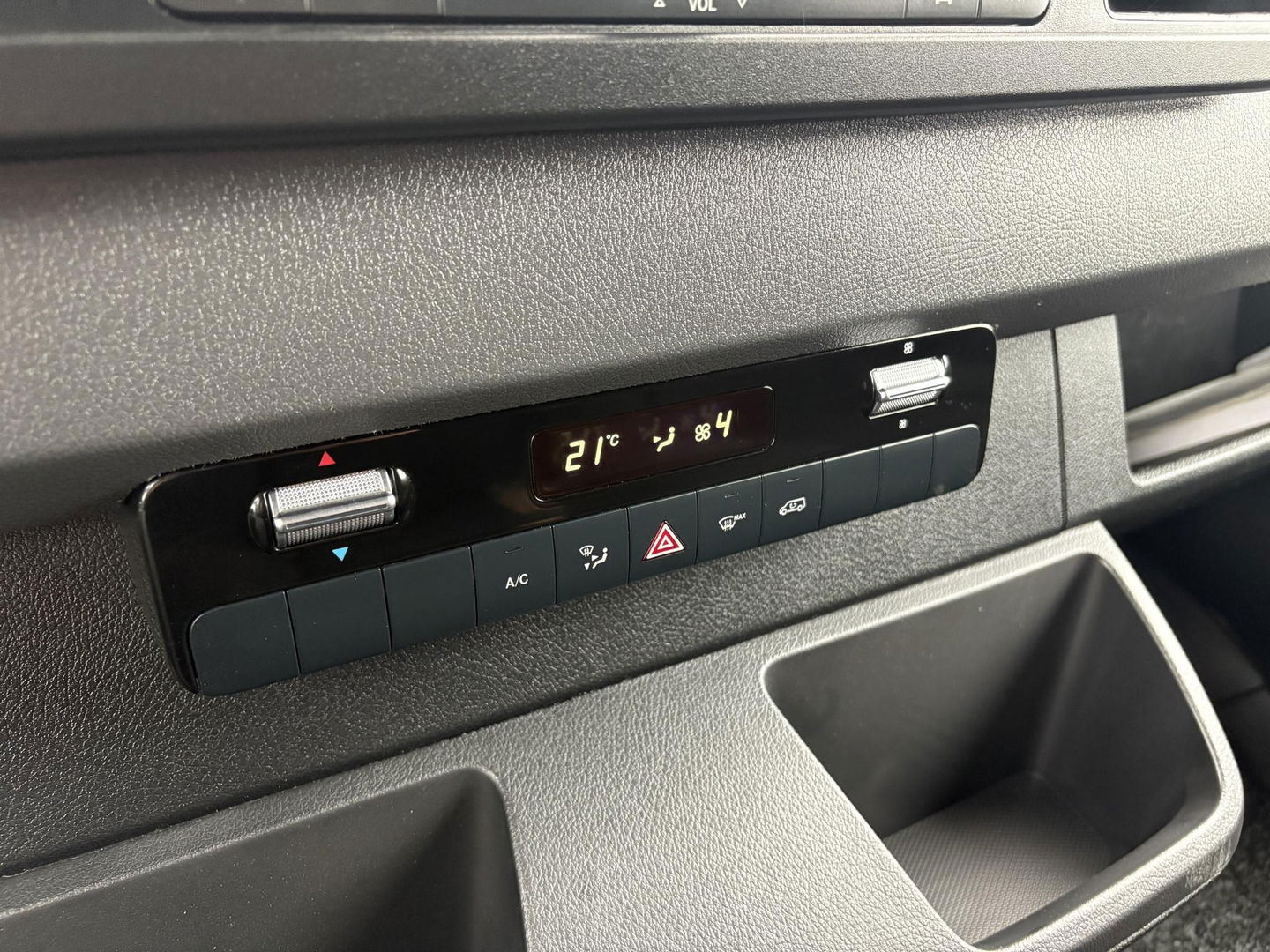 Mercedes-Benz Sprinter 317 L2H2 RWD | LED | Stoel gasgeveerd | 3.5 Ton |