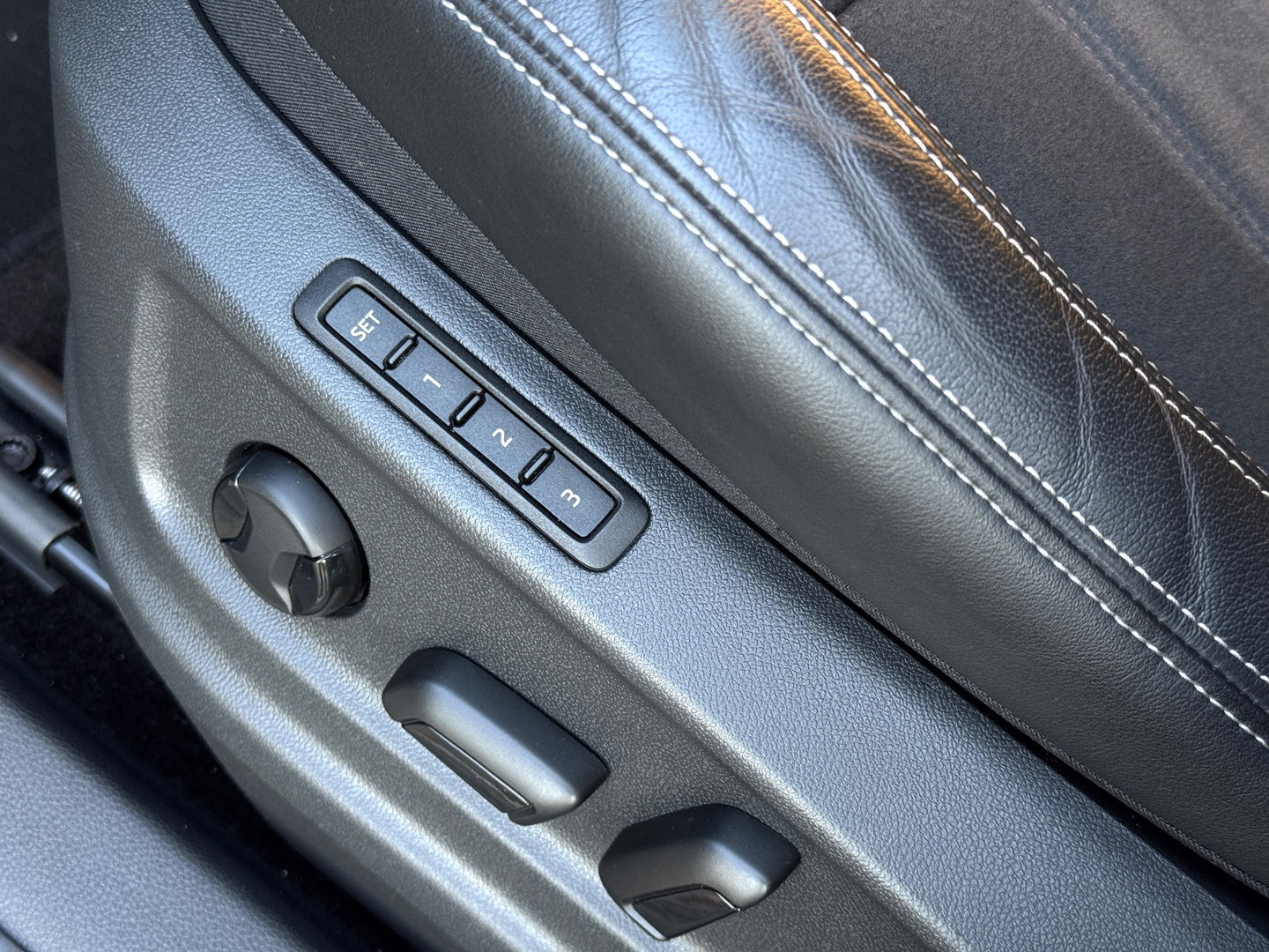 Škoda Karoq 1.5 TSI ACT Style | Automaat! | Apple Carplay | Android Auto | Camera | Navigatie | Stoelverwarming | Elektrische Achterklep | DAB | Adaptieve Cruise Control | Sfeerverlichting |