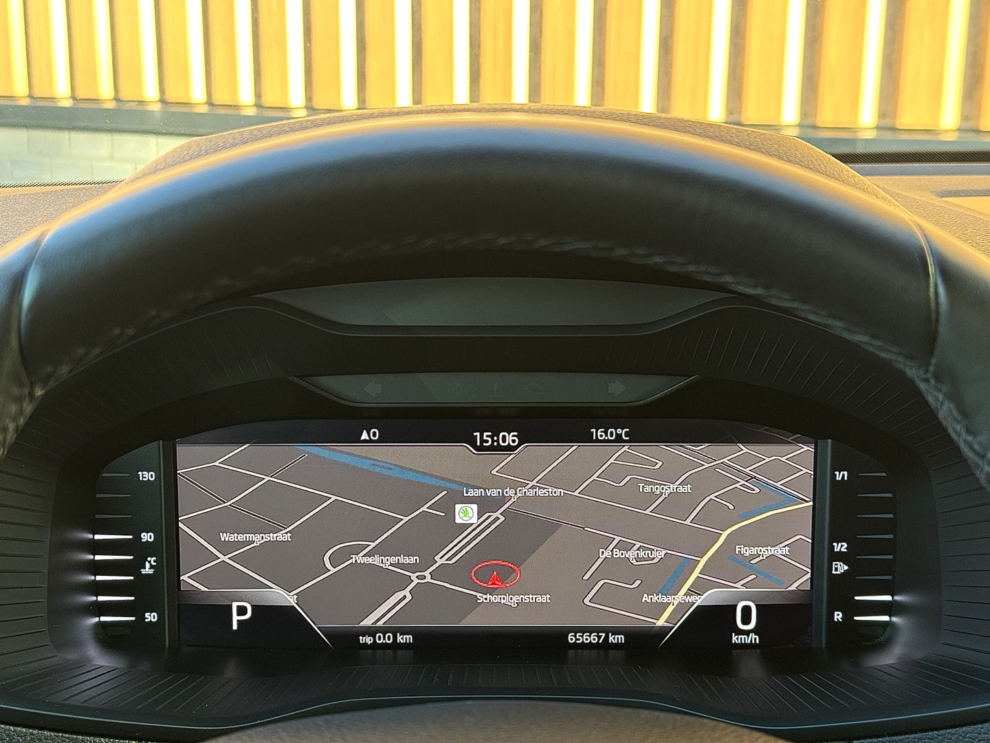 Škoda Karoq 1.5 TSI ACT Style | Automaat! | Apple Carplay | Android Auto | Camera | Navigatie | Stoelverwarming | Elektrische Achterklep | DAB | Adaptieve Cruise Control | Sfeerverlichting |