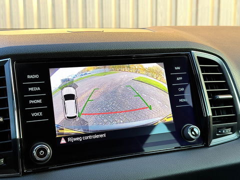 Škoda Karoq 1.5 TSI ACT Style | Automaat! | Apple Carplay | Android Auto | Camera | Navigatie | Stoelverwarming | Elektrische Achterklep | DAB | Adaptieve Cruise Control | Sfeerverlichting |