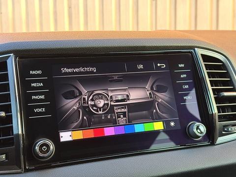 Škoda Karoq 1.5 TSI ACT Style | Automaat! | Apple Carplay | Android Auto | Camera | Navigatie | Stoelverwarming | Elektrische Achterklep | DAB | Adaptieve Cruise Control | Sfeerverlichting |