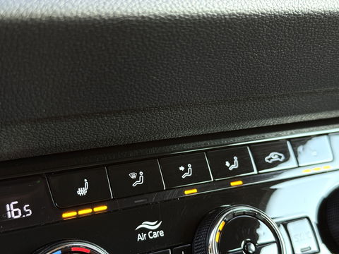 Škoda Karoq 1.5 TSI ACT Style | Automaat! | Apple Carplay | Android Auto | Camera | Navigatie | Stoelverwarming | Elektrische Achterklep | DAB | Adaptieve Cruise Control | Sfeerverlichting |