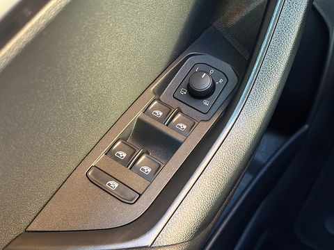 Škoda Karoq 1.5 TSI ACT Style | Automaat! | Apple Carplay | Android Auto | Camera | Navigatie | Stoelverwarming | Elektrische Achterklep | DAB | Adaptieve Cruise Control | Sfeerverlichting |