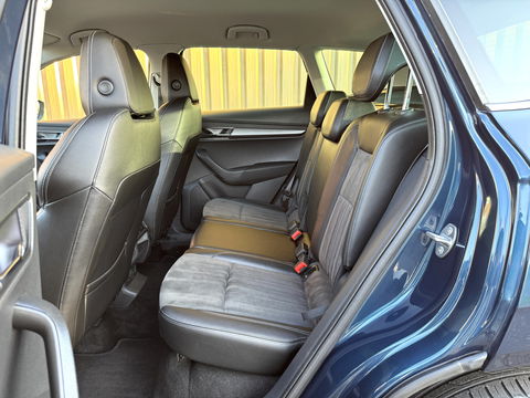 Škoda Karoq 1.5 TSI ACT Style | Automaat! | Apple Carplay | Android Auto | Camera | Navigatie | Stoelverwarming | Elektrische Achterklep | DAB | Adaptieve Cruise Control | Sfeerverlichting |