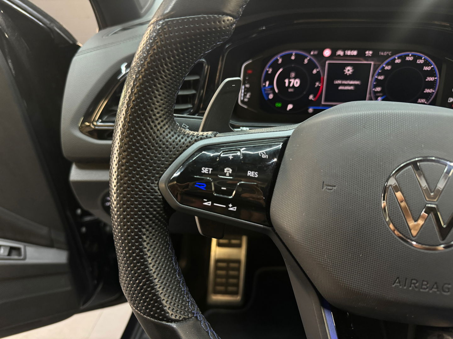 Volkswagen T-Roc 2.0 TSI 4Motion R Pano|Akra|IQ|Keyless|ACC