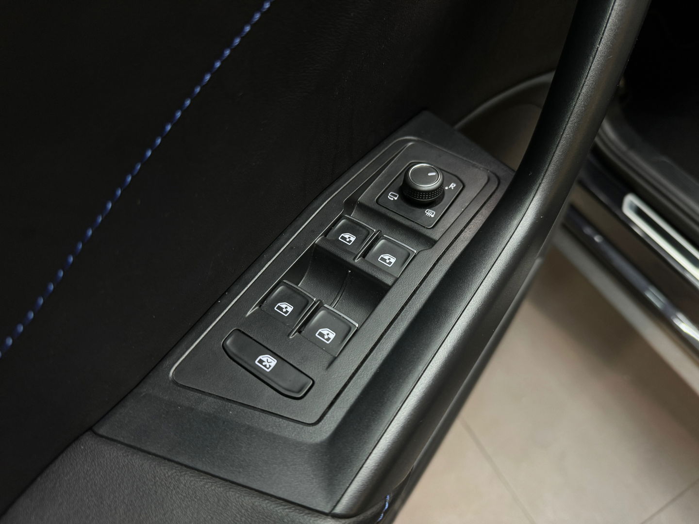 Volkswagen T-Roc 2.0 TSI 4Motion R Pano|Akra|IQ|Keyless|ACC