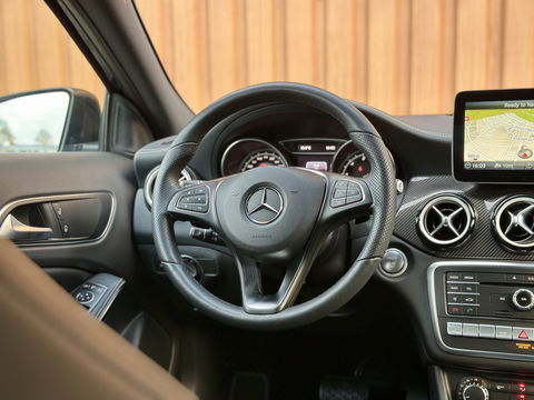 Mercedes-Benz GLA 220 4Matic Premium | Achteruitrijcamera | Parkeersensoren | Cruise Control | Stoelverwarming | Apple Carplay | Android Auto | Dynamic Select | LED | Elektrische Achterklep