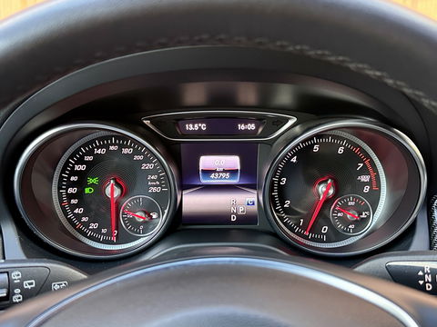 Mercedes-Benz GLA 220 4Matic Premium | Achteruitrijcamera | Parkeersensoren | Cruise Control | Stoelverwarming | Apple Carplay | Android Auto | Dynamic Select | LED | Elektrische Achterklep