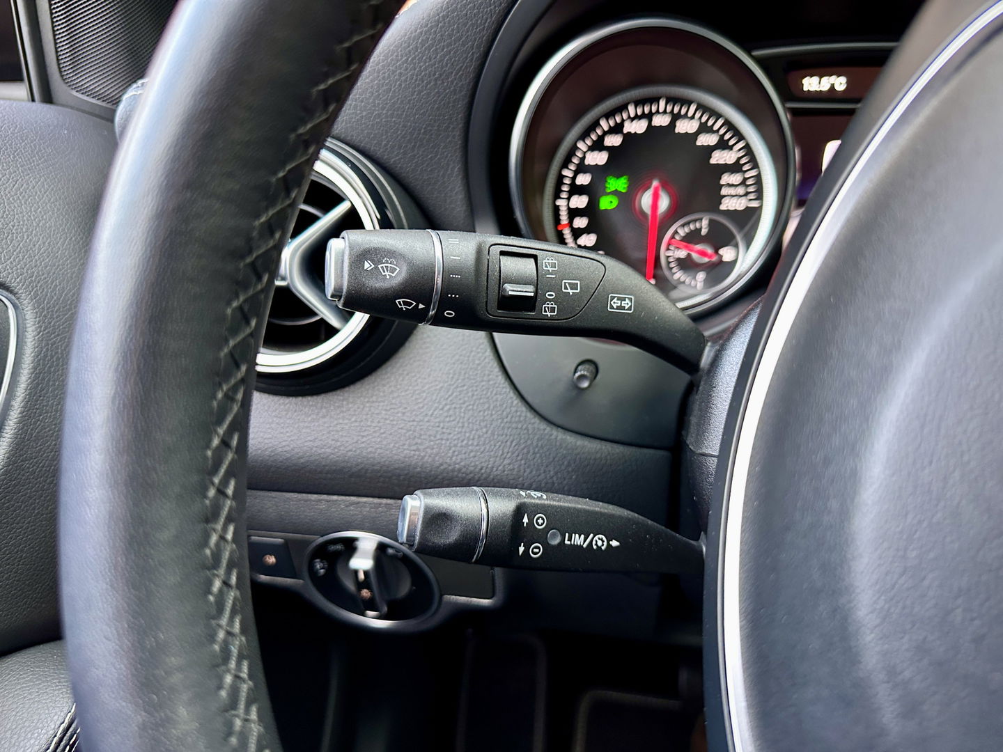 Mercedes-Benz GLA 220 4Matic Premium | Achteruitrijcamera | Parkeersensoren | Cruise Control | Stoelverwarming | Apple Carplay | Android Auto | Dynamic Select | LED | Elektrische Achterklep