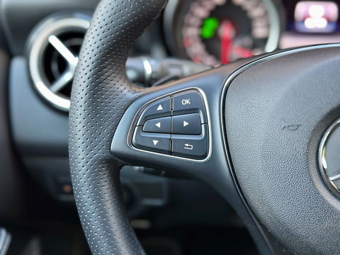 Mercedes-Benz GLA 220 4Matic Premium | Achteruitrijcamera | Parkeersensoren | Cruise Control | Stoelverwarming | Apple Carplay | Android Auto | Dynamic Select | LED | Elektrische Achterklep