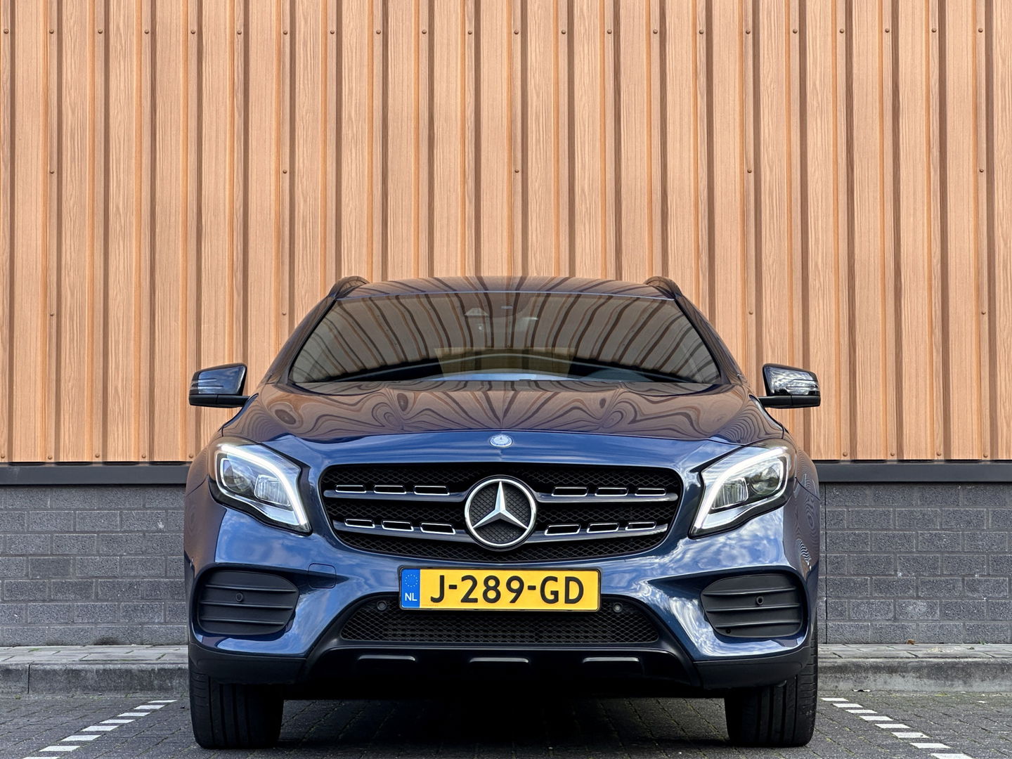 Mercedes-Benz GLA 220 4Matic Premium | Achteruitrijcamera | Parkeersensoren | Cruise Control | Stoelverwarming | Apple Carplay | Android Auto | Dynamic Select | LED | Elektrische Achterklep