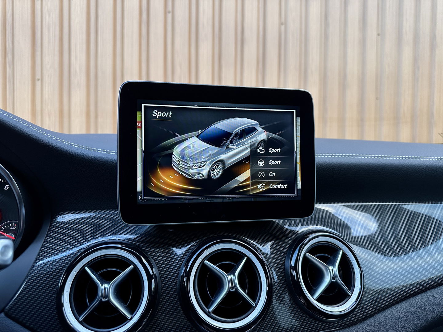 Mercedes-Benz GLA 220 4Matic Premium | Achteruitrijcamera | Parkeersensoren | Cruise Control | Stoelverwarming | Apple Carplay | Android Auto | Dynamic Select | LED | Elektrische Achterklep