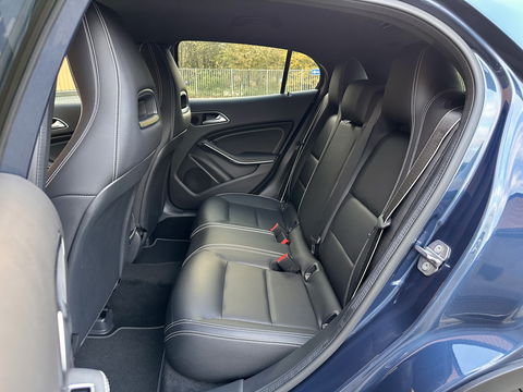 Mercedes-Benz GLA 220 4Matic Premium | Achteruitrijcamera | Parkeersensoren | Cruise Control | Stoelverwarming | Apple Carplay | Android Auto | Dynamic Select | LED | Elektrische Achterklep