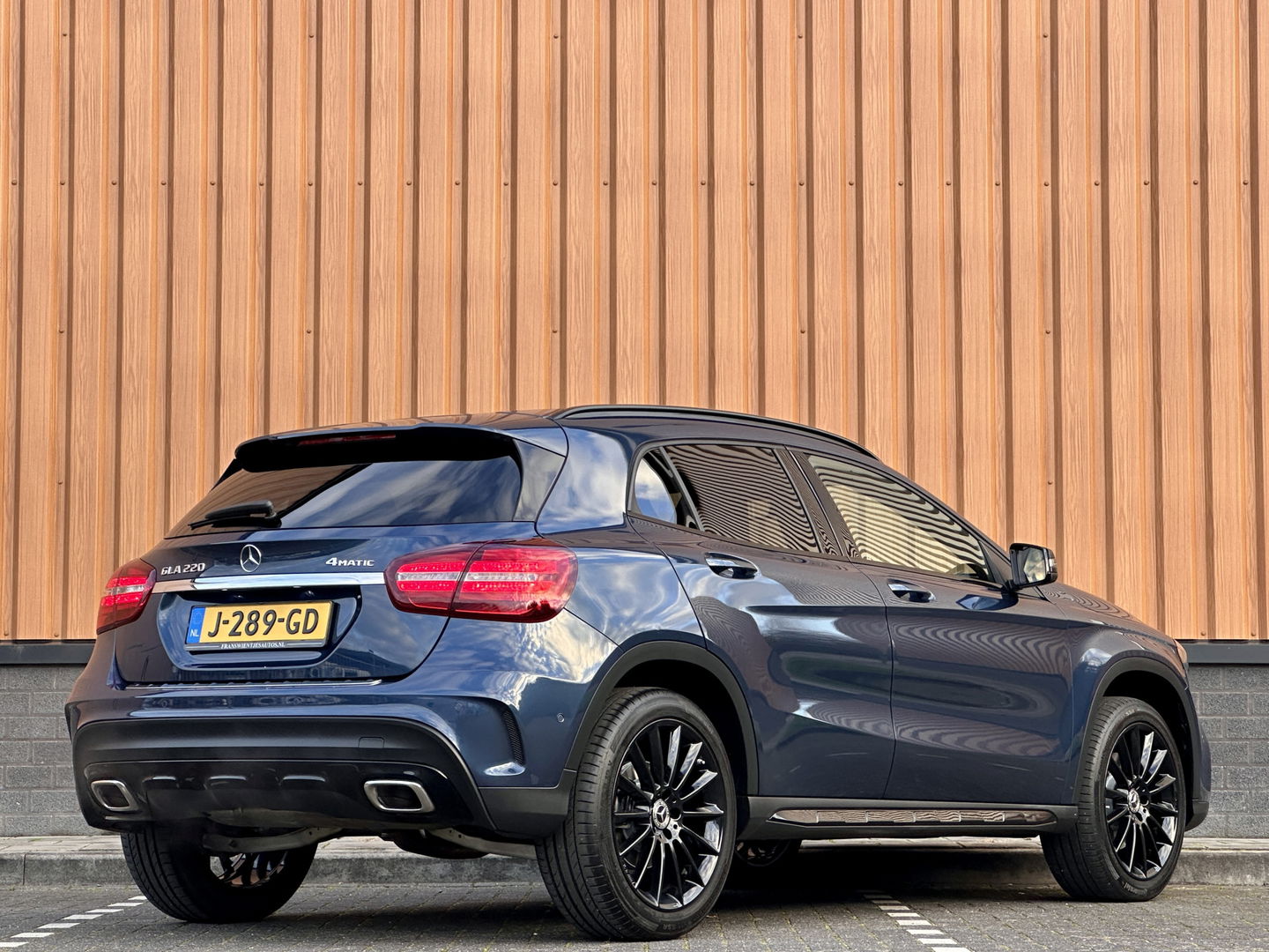 Mercedes-Benz GLA 220 4Matic Premium | Achteruitrijcamera | Parkeersensoren | Cruise Control | Stoelverwarming | Apple Carplay | Android Auto | Dynamic Select | LED | Elektrische Achterklep