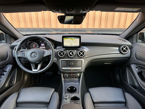 Mercedes-Benz GLA 220 4Matic Premium | Achteruitrijcamera | Parkeersensoren | Cruise Control | Stoelverwarming | Apple Carplay | Android Auto | Dynamic Select | LED | Elektrische Achterklep