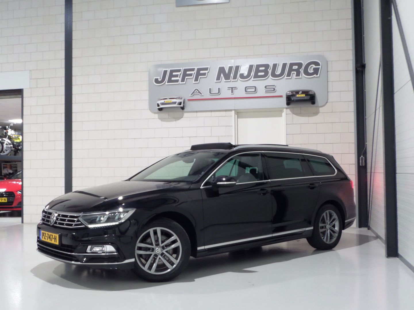 Volkswagen Passat Variant 1.4 TSI ACT Highline Business R-Line "Origineel NL!" Automaat! Pano Trekhaak Virtual Camera Stoelverwarm