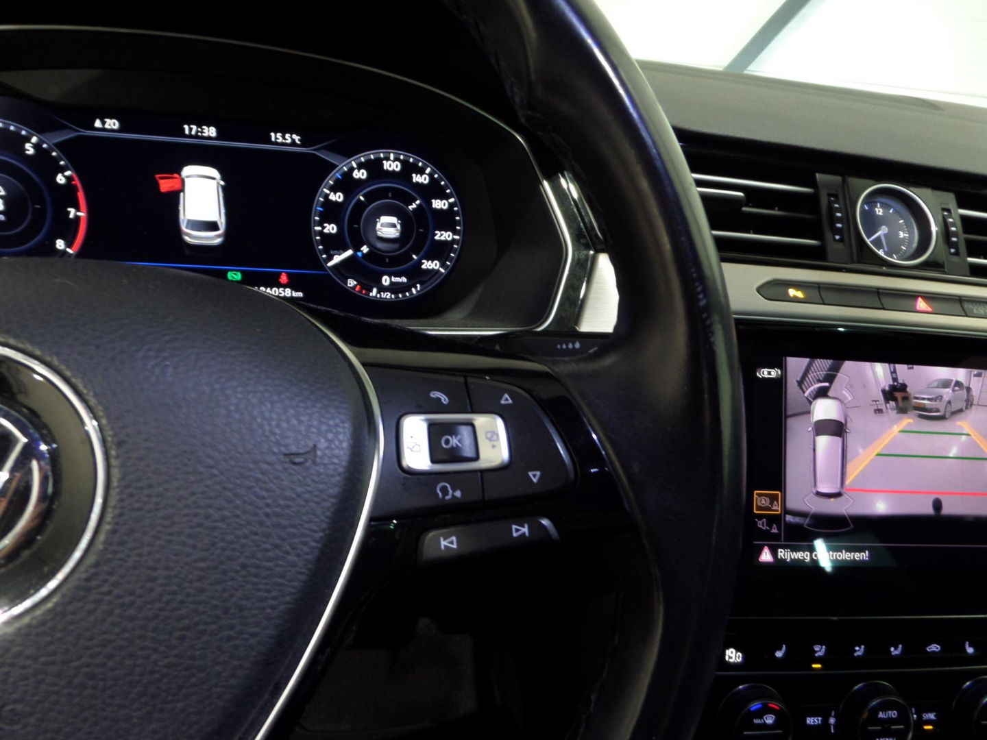 Volkswagen Passat Variant 1.4 TSI ACT Highline Business R-Line "Origineel NL!" Automaat! Pano Trekhaak Virtual Camera Stoelverwarm