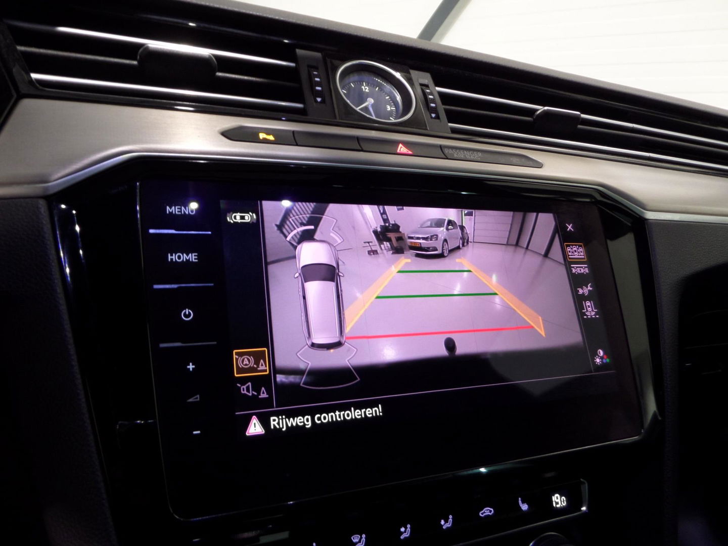Volkswagen Passat Variant 1.4 TSI ACT Highline Business R-Line "Origineel NL!" Automaat! Pano Trekhaak Virtual Camera Stoelverwarm